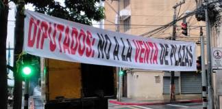 Sin paso por el Congreso, PMT confirma bloqueo en la 8 avenida de la zona 1