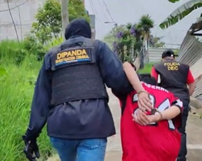 Alias “El Smurf”, señalado como presunto integrante del Barrio 18, fue capturado en Santa Catarina Pinula.