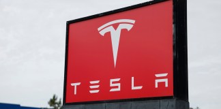 Tesla busca incorporar nuevas tecnologías a otros sectores. Foto La Hora. EFE