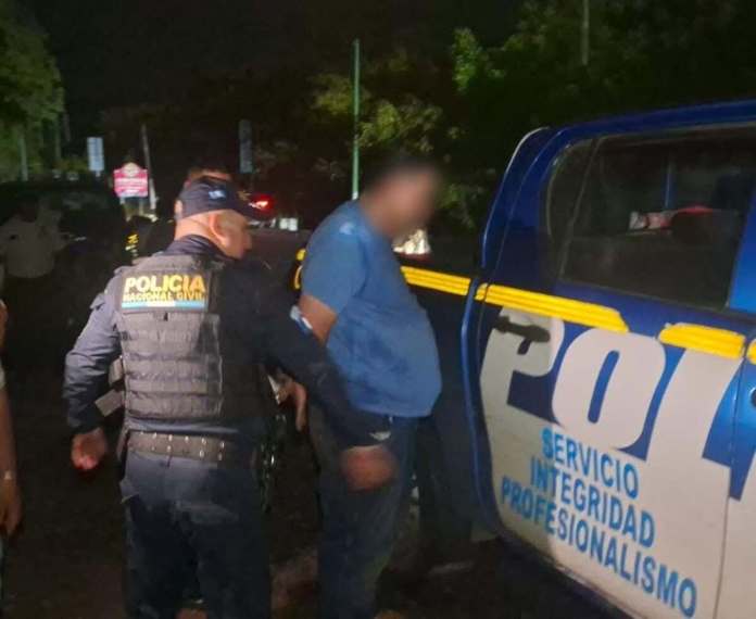 Tras una denuncia ciudadana PNC logra recuperar vehiculo robado con otras placas Tras una denuncia ciudadana, PNC logra recuperar vehículo robado con otras placas