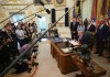 Las principales cadenas de TV de EE. UU. suspendieron la cobertura conjunta de Trump luego del veto de la Casa Blanca a CNN, MS NOW y Politico.