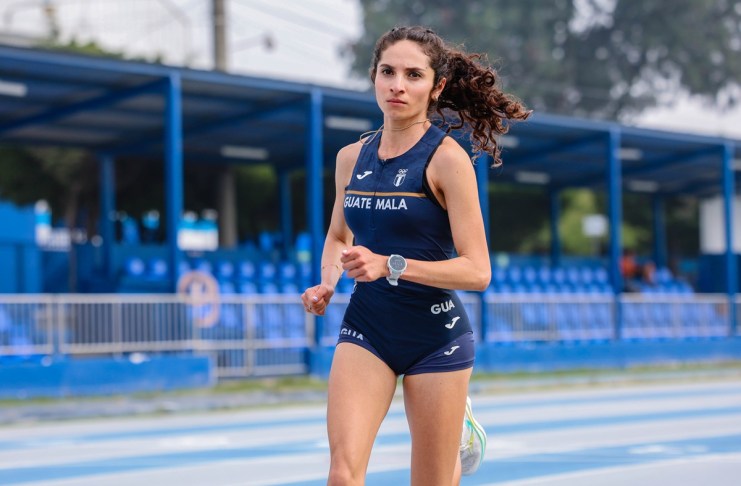 Viviana Aroche tras imponer un nuevo récord nacional y centroamericano en la media maratón. Foto La Hora: Comité Olímpico Guatemalteco (COG)