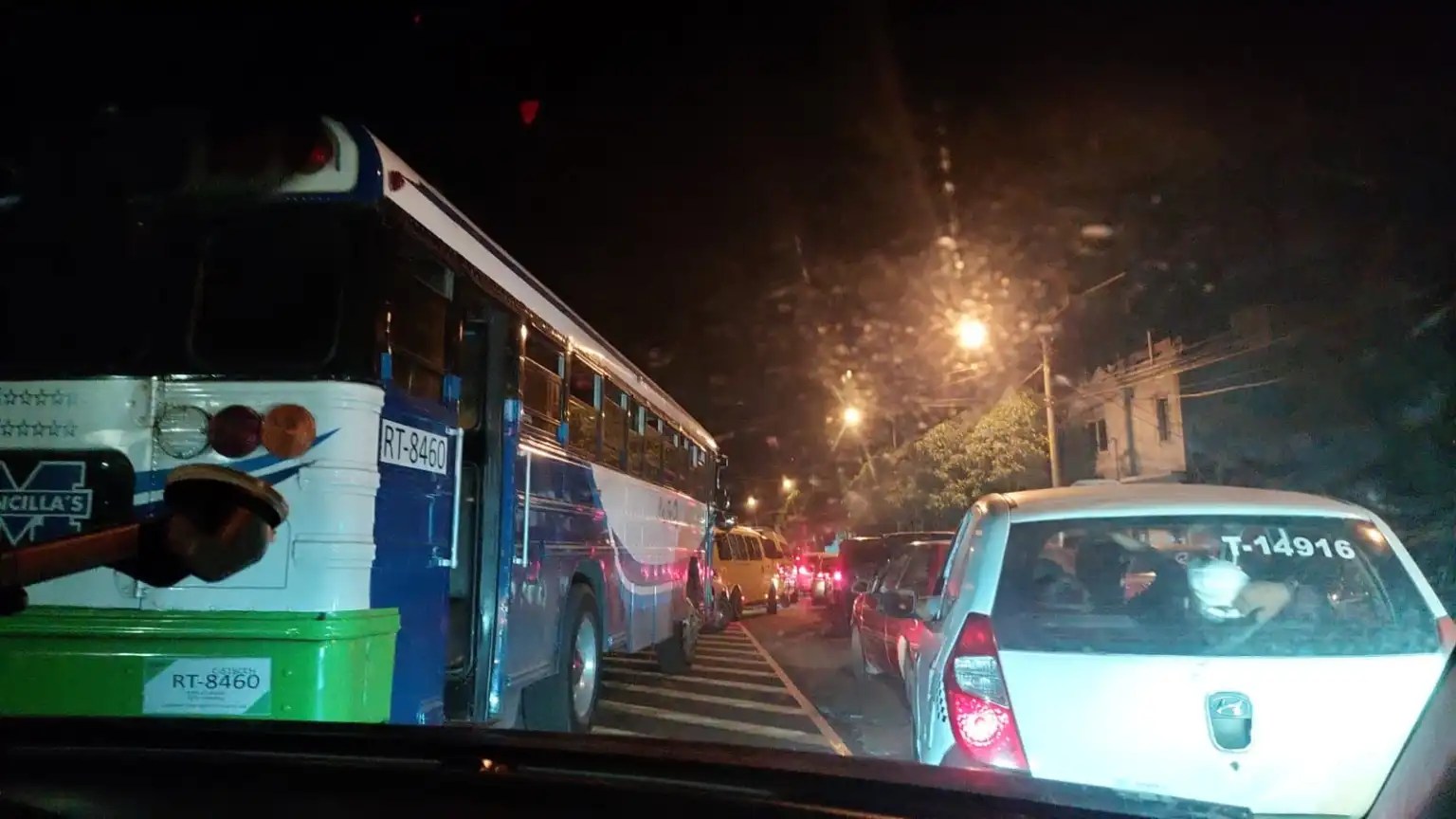 Un motorista fue atropellado por un tráiler el pasado 9 de septiembre, en el kilómetro 15.5 de la ruta al Atlántico, y las filas que provocó el percance llegaron hasta el Periférico.