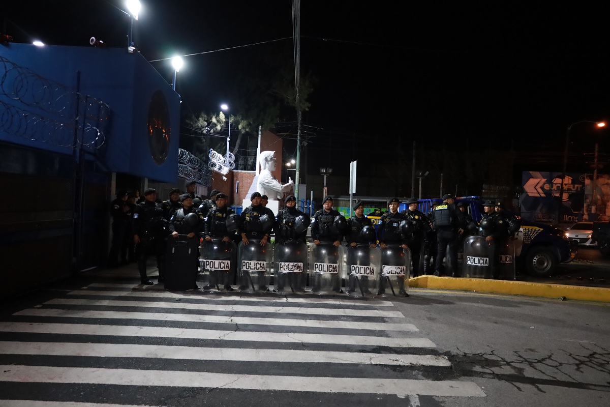 El Ministerio Público allana la Universidad de San Carlos de Guatemala (Usac) por caso de eliminación de registros de estudiantes. Foto La Hora: Daniel Ramírez