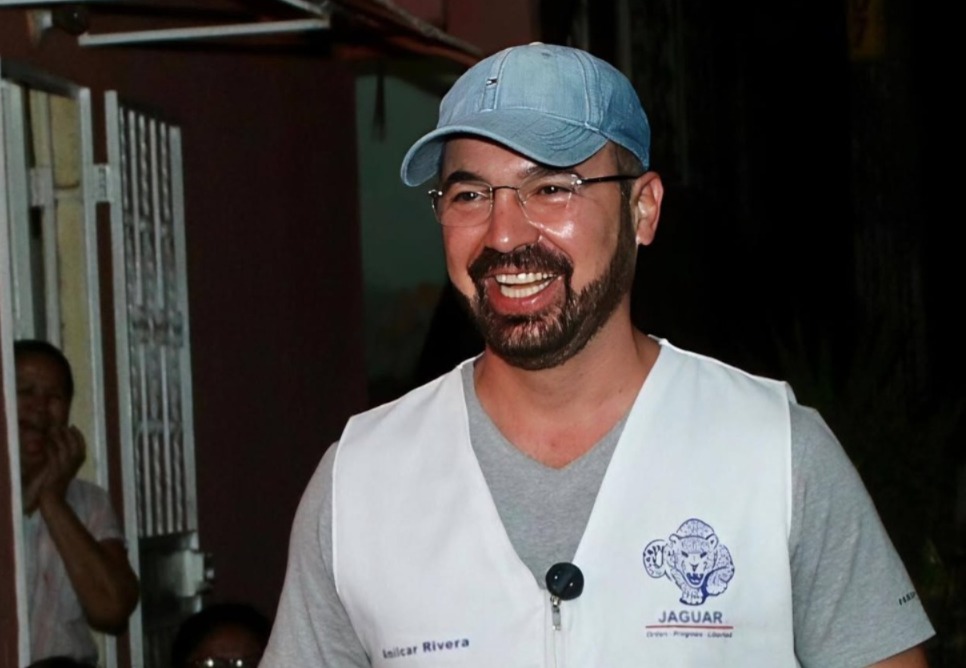 Aún sin definir hacia dónde se dirigirá su candidatura en las próximas elecciones, el exalcalde de Mixco creó su propia organización y se alejó del partido de sus familiares. 