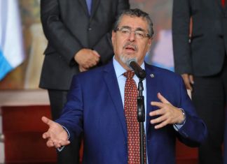 EFE: Arévalo, el peor evaluado entre los presidentes de América Latina, según sondeo Presidente Bernardo Arévalo