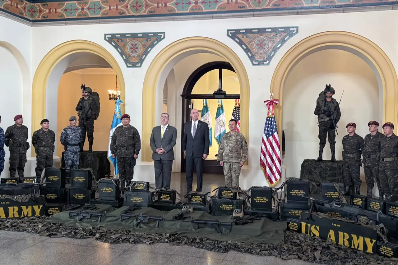 Recepción de armamento fusiles M4 EEUU