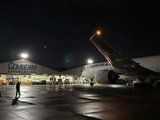avi&oacute;n Boeing 777-F