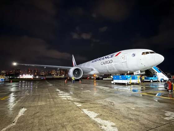 avi&oacute;n Boeing 777-F