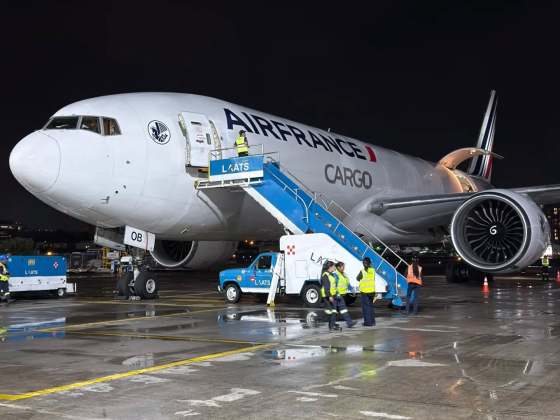 avi&oacute;n Boeing 777-F