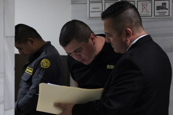 caso gringo El Tribunal Noveno de Sentencia Penal suspendió el inicio del juicio por caso "El Gringo" por existir un amparo pendiente de resolver. Foto La Hora: Daniel Ramírez