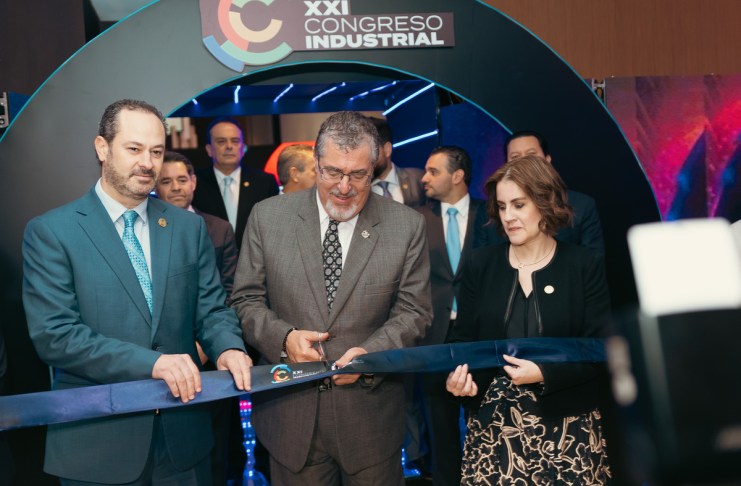El presidente Bernardo Arévalo inaugura el XXI Congreso Industrial. Foto: Cámara de Industria