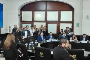 Jefes de bloque no logran acuerdos para apoyar algún apoyo por incremento de precios de combustibles