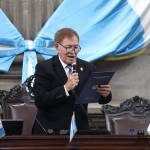 El presidente del Congreso, Luis Contreras, inicia la plenaria donde se continuaría con la interpelación al ministro de Desarrollo Social. Foto: Organismo Legislativo