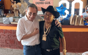Mariachis, payasos y conciertos: el excéntrico festejo de cumpleaños del alcalde que dice ganar Q100 mil diarios
