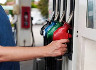 Tres caminos para mantener el diésel en Q39: La SAT explica la viabilidad de cada uno La propuesta para mantener el diésel en Q39 tiene tres posibles rutas.