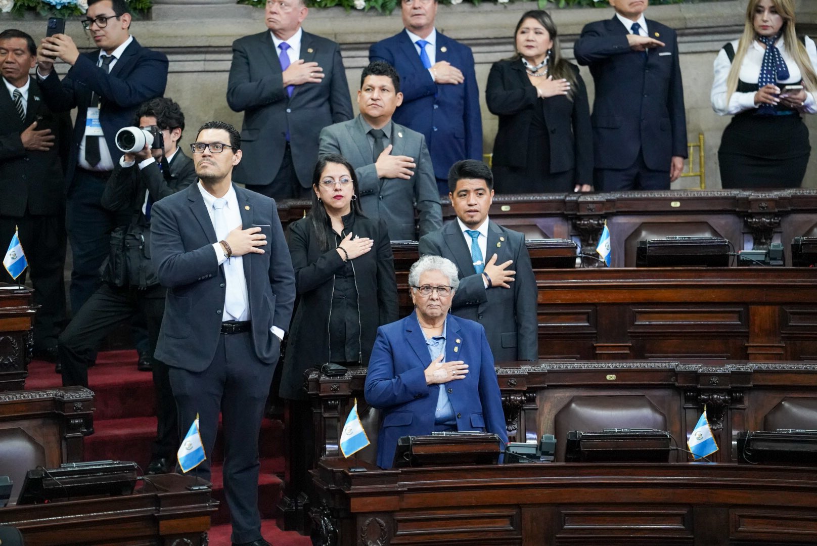 Diputados oficialistas, que siguen fieles al cancelado partido Movimiento Semilla, buscan opciones para competir en las elecciones de 2027.