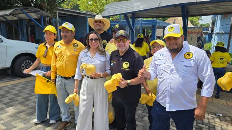As&iacute; se promocionan los partidos pol&iacute;ticos de cara a las pr&oacute;ximas elecciones. Foto: La Hora/RR. SS.