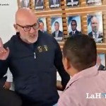 El presidente del COG, Gerardo Aguirre, enfrenta al diputado José Chic por el ingreso a una reunión de Conader. Foto: Captura de pantalla