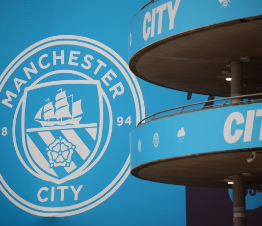 El Manchester City fue hallado culpable de 114 acusaciones en su contra relacionadas con infracciones de las regulaciones financieras de la Premier League.