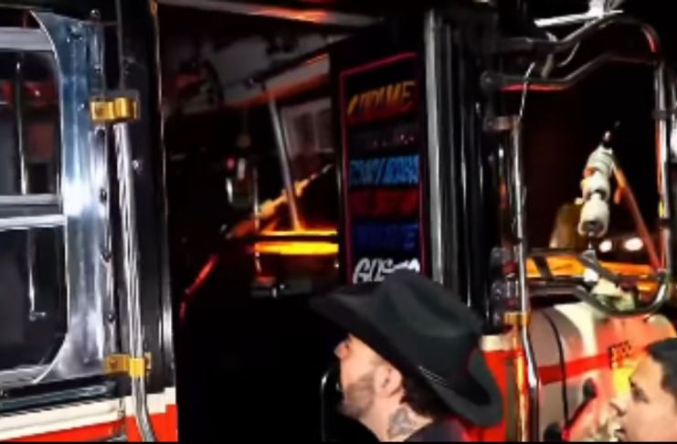 Adriano Zendejas sufre choque en la ruta Interamericana mientras transmitía en directo