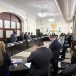 Varios de jefes de bloque coincidieron que trabajan en una propuesta de consenso para tomar otra medida además, del subusido a los precios de los combustibles. Foto: La Hora / Roberto Cordón