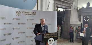 El magistrado de la CSJ, René Girón, explica los objetivos de la iniciativa de ley de mediación que envió el OJ. Foto: La Hora