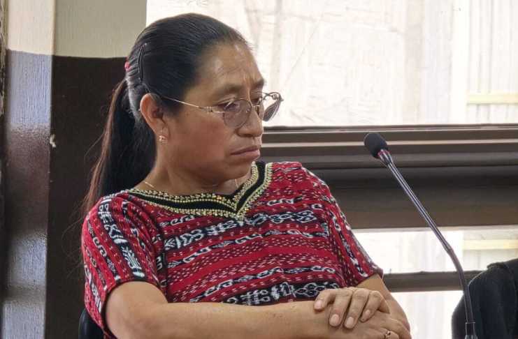 Cierran caso a favor de 48 Cantones de Totonicapán y juez libera a última señalada El juez Mynor Moto cerró el caso que perseguió a exdirectivos de los 48 Cantones de Totonicapán tras las protestas contra Consuelo Porras. Foto La Hora: Sergio Osegueda