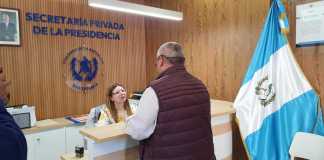Gremiales del transporte entregan memorial al presidente Arévalo para vetar ley de subsidios a combustibles Un memorial de transportistas fue entregado al presidente Bernardo Arévalo para que de solución al alza en los combustibles.