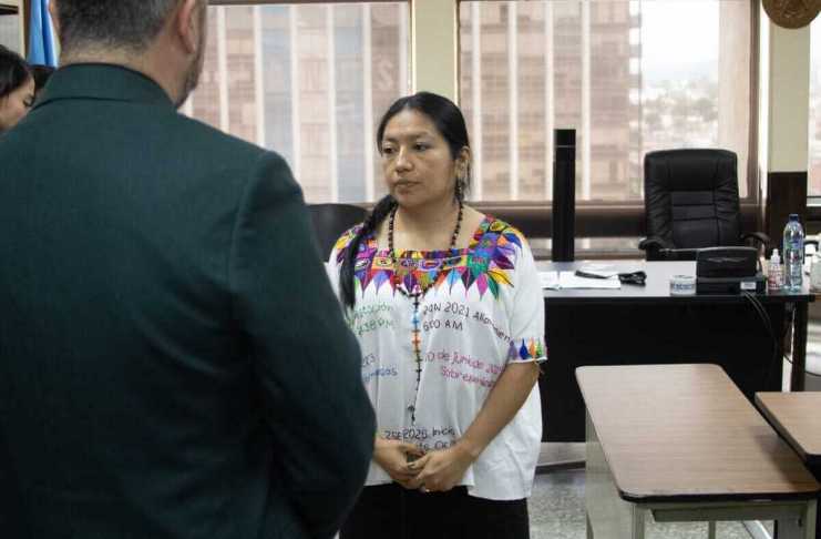 El Tribunal Quinto de Sentencia Penal inició el juicio en contra de Nanci Sinto y Dulce Archila por realizar pintas en el congreso durante protestas de noviembre de 2020. Foto La Hora: Roberto Cordón