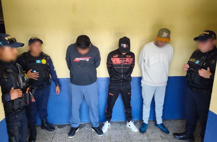 Capturan a tres hombres en Ciudad San Cristóbal tras robarle un picop a ciudadano estadounidense Detenidos en San Cristóbal