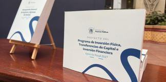 Ministro Jonathan Menkos junto con el presidente Bernardo Arévalo durante la presentación del proyecto de presupuesto general de ingresos y egresos 2027. Foto La Hora: José Orozco