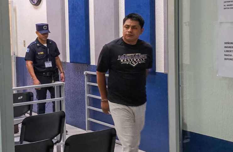 Aplazan audiencia contra alias «Psicópata», acusado de descuartizar a una persona en zona 18 El Juzgado Sexto Penal suspendió la audiencia para definir si alías "Psicópata" debe enfrentar juicio por desmembramiento registrado en zona 18. Foto La Hora: Sergio Osegueda