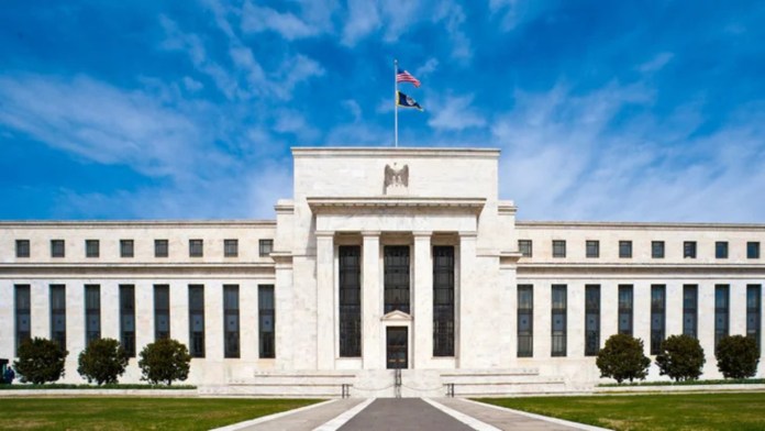 La Fed sube las tasas de interés por primera vez desde 2023, ante la persistencia de la inflación en EE. UU.