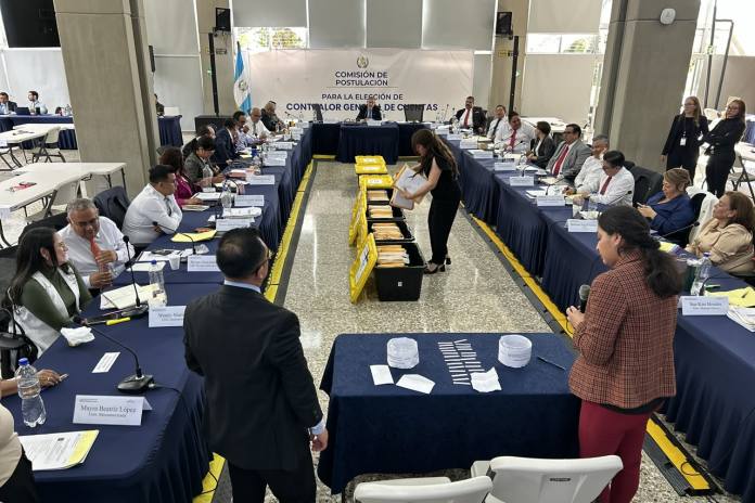 La Comisión de Postulación para la elección Contralor General de Cuentas rechazó las pruebas de descargo presentadas por nueve candidatos.