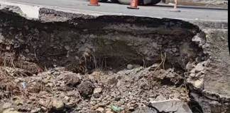 Reportan un socavamiento en el badén del puente Güijo, autoridades ya intervienen en el área.