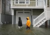 Una potente tormenta afecta la costa noreste de EE. UU., con inundaciones, fuertes vientos, cortes de energía y cientos de vuelos afectados.