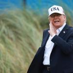 El presidente de Estados Unidos, Donald Trup, durante una visita a Irlanda este fin de semana pide a Ucrania no atacar refinerías porque provocan escasez del diésel. EFE/Neil Hall